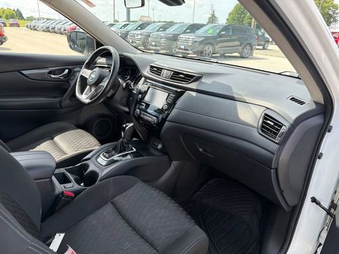 Used 2020 Nissan Rogue SV AWD/4WD image 19