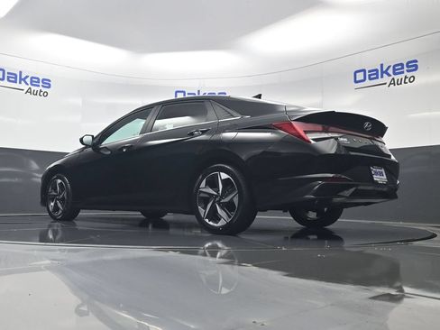 Used 2022 Hyundai Elantra SEL w/ Convenience + Premium Package FWD image 43