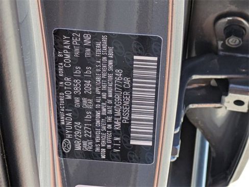 Used 2024 Hyundai Elantra SEL image 32