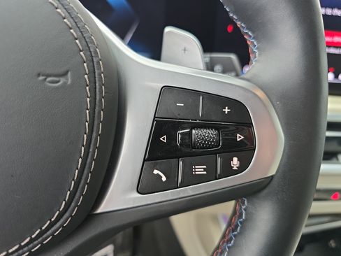 Used 2025 BMW X7 M60i w/ Executive Package image 19