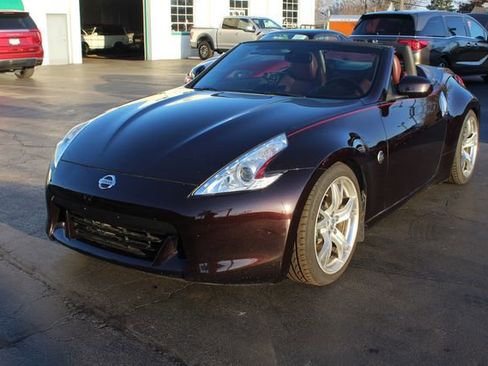 Used 2010 Nissan 370Z Touring w/ Sport Pkg image 27