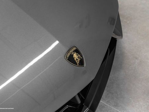 Used 2026 Lamborghini Revuelto AWD/4WD image 15