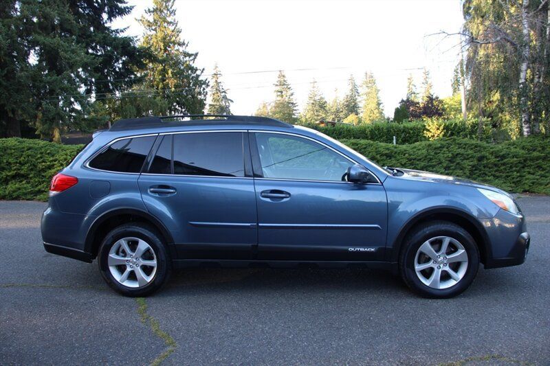 Used 2013 Subaru Outback 2.5i Limited AWD/4WD image 13