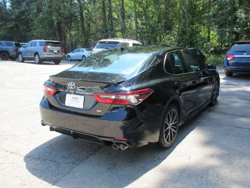 Used 2023 Toyota Camry SE FWD image 5