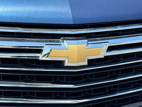 Used 2023 Chevrolet Traverse LT FWD image 8