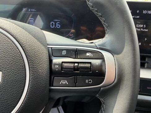 Used 2025 Kia Sportage EX FWD image 10