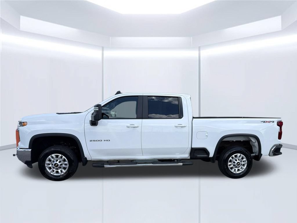 Used 2025 Chevrolet Silverado 2500 LT w/ Convenience Package AWD/4WD image 3