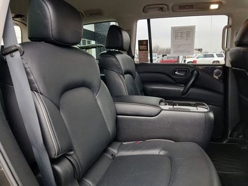 Used 2022 INFINITI QX80 Luxe w/ All-Season Package image 19