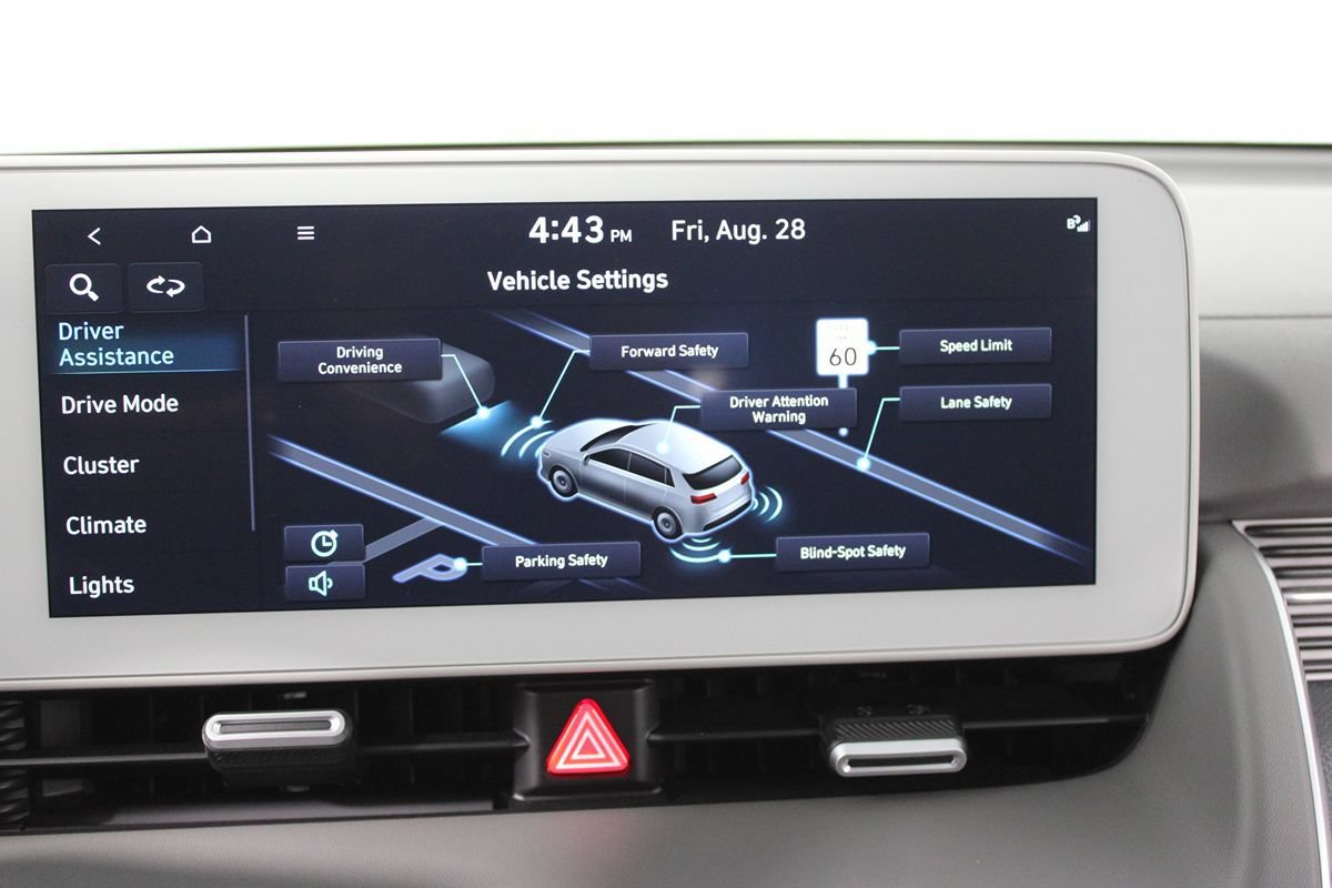 Used 2024 Hyundai Ioniq 5 SE RWD image 16