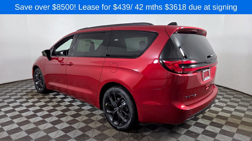 New 2026 Chrysler Pacifica Select w/ S Appearance Package FWD image 5