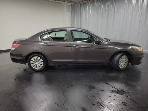 Used 2011 Honda Accord LX image 9