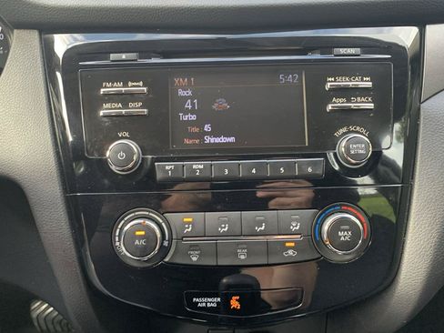 Used 2015 Nissan Rogue S AWD/4WD image 11