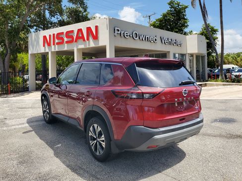 Used 2021 Nissan Rogue SV image 6