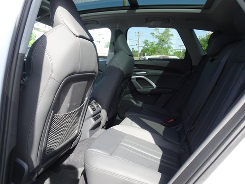 Certified 2025 Audi Q5 Premium Plus w/ Premium Plus AWD/4WD image 12
