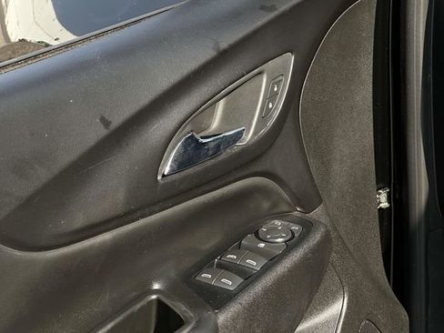 Used 2019 Chevrolet Equinox LT image 15