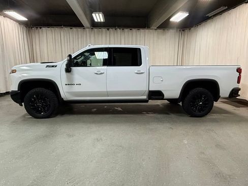 Used 2025 Chevrolet Silverado 3500 LTZ w/ Trail Boss Package AWD/4WD image 17