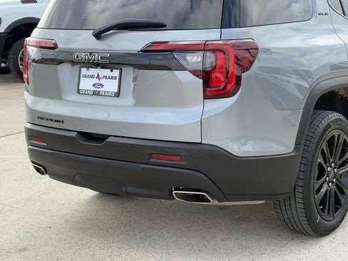 Used 2023 GMC Acadia SLE w/ Driver Convenience Package image 8