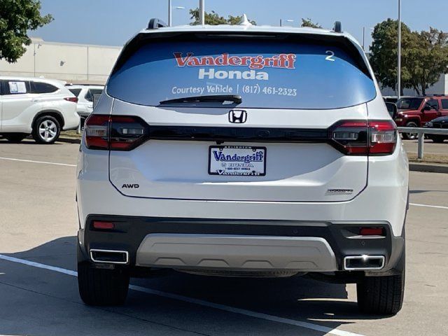Used 2025 Honda Pilot Touring image 5