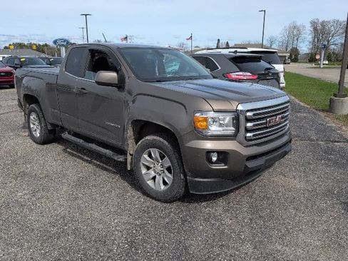 Used 2017 GMC Canyon SLE w/ Trailering Package AWD/4WD image 2
