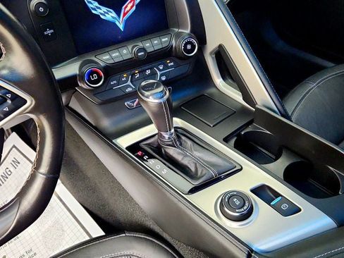 Used 2019 Chevrolet Corvette Stingray Coupe w/ Carbon Flash Badge Package RWD image 17