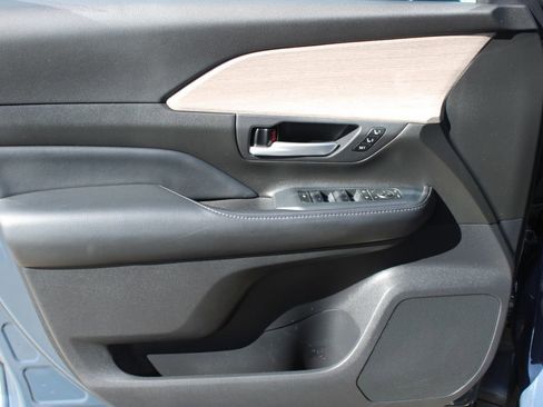 Used 2024 Toyota Grand Highlander Platinum image 35