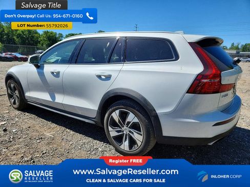 Used 2020 Volvo V60 T5 Cross Country AWD/4WD image 3