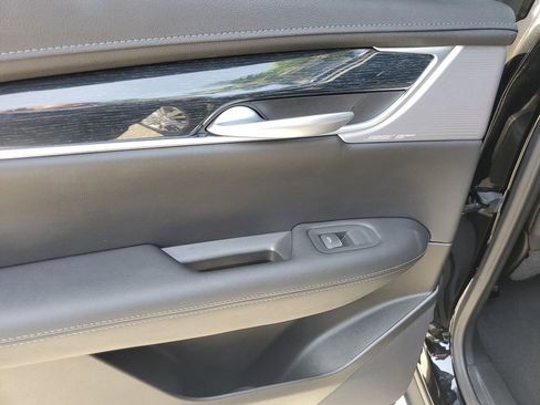 Certified 2025 Cadillac XT5 Premium Luxury image 19