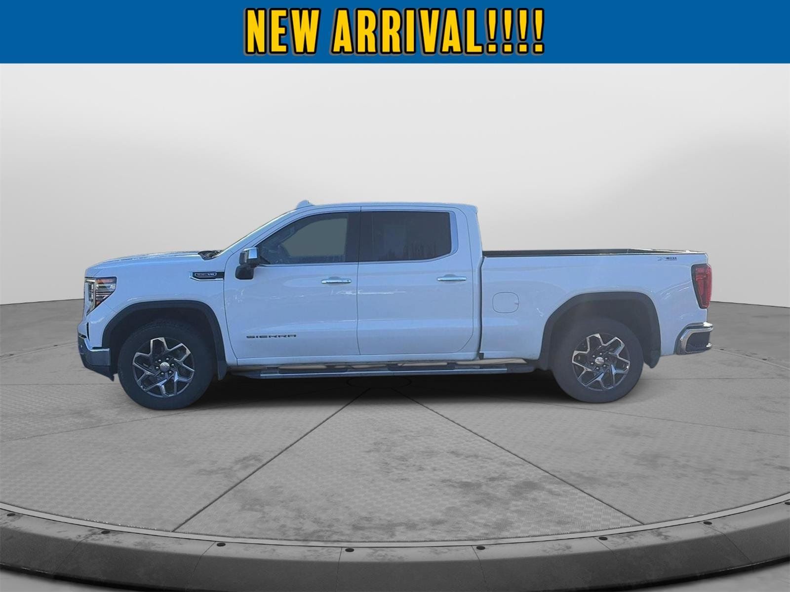 Used 2026 GMC Sierra 1500 SLT w/ SLT Premium Package AWD/4WD image 3