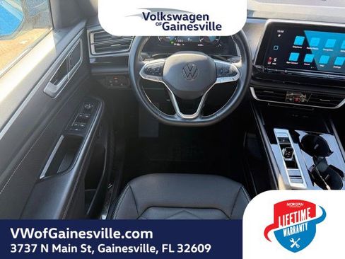 Certified 2025 Volkswagen Atlas Cross Sport SE image 14