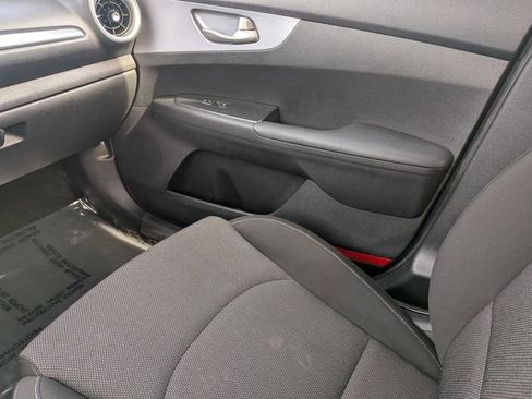 Used 2022 Kia Forte LXS image 17