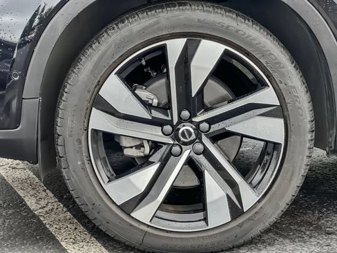 Used 2023 Volvo XC40 B5 Plus w/ Protection Package Premier AWD/4WD image 27