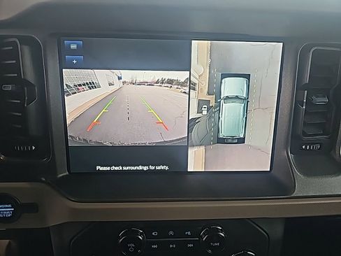 Used 2024 Ford Bronco Wildtrak image 16