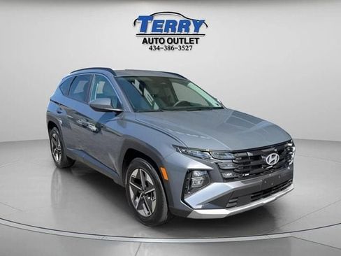 Used 2025 Hyundai Tucson SEL FWD image 2