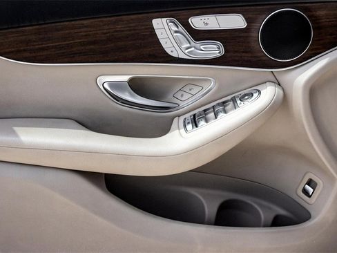 Used 2022 Mercedes-Benz GLC 300 GLC 300 image 10