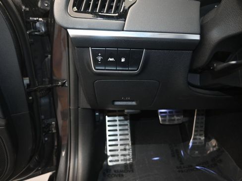 Used 2023 Kia Stinger GT-Line w/ Sun & Sound Package RWD image 12