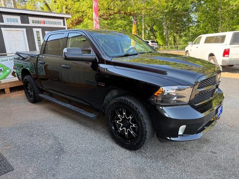 Used 2016 RAM 1500 Express w/ Black Ram 1500 Express Group AWD/4WD image 3