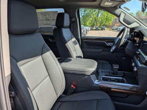 New 2026 GMC Sierra 1500 Elevation w/ Elevation Premium Package AWD/4WD image 25
