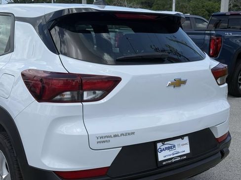 Used 2023 Chevrolet TrailBlazer LS AWD/4WD image 10