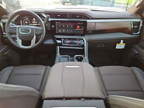 New 2026 GMC Sierra 2500 Denali w/ Denali Reserve Package image 4