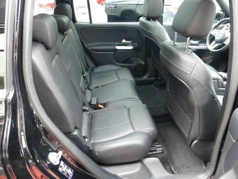 Used 2021 Mercedes-Benz GLB 250 4MATIC image 18