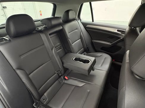 Used 2015 Volkswagen Golf TDI S FWD image 32