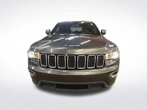 Used 2019 Jeep Grand Cherokee Laredo w/ 18" Wheel & 8.4" Radio Group RWD image 9