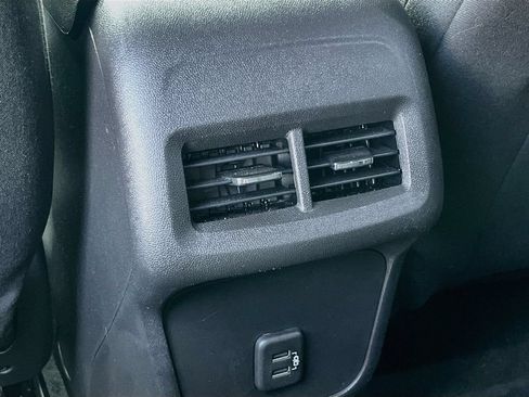 Used 2024 Chevrolet Equinox LT AWD/4WD image 25