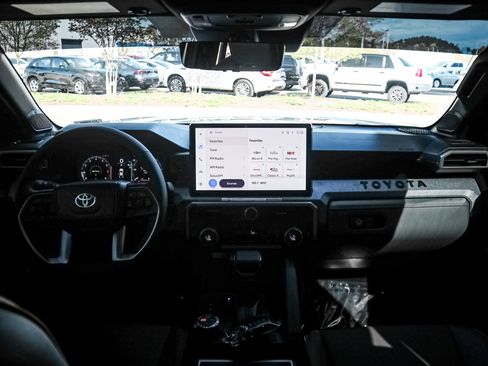 Used 2025 Toyota Tacoma 4x4 Double Cab Hybrid image 28