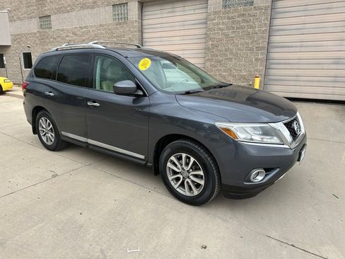Used 2013 Nissan Pathfinder SL w/ Trailer Tow Pkg AWD/4WD image 35
