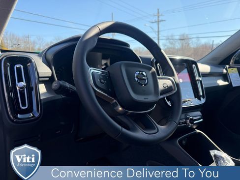 New 2026 Volvo XC40 B5 Core w/ Climate Package AWD/4WD image 12