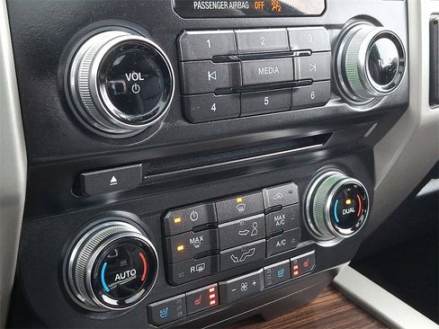 Used 2017 Ford F150 Lariat w/ Equipment Group 502A Luxury image 14