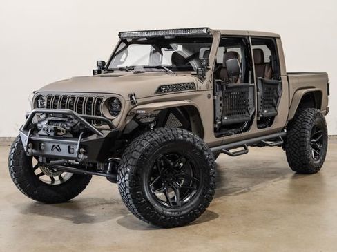 Used 2025 Jeep Gladiator Rubicon w/ Safety Group image 2