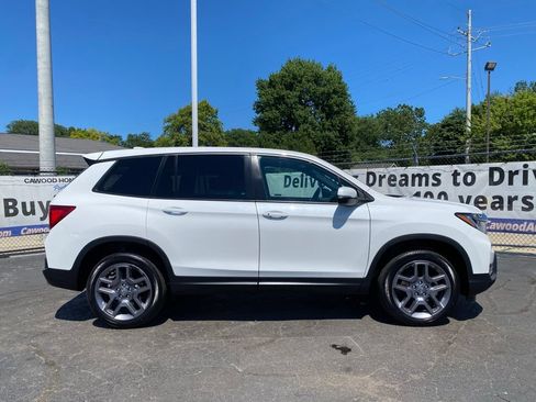 Used 2023 Honda Passport EX-L image 2