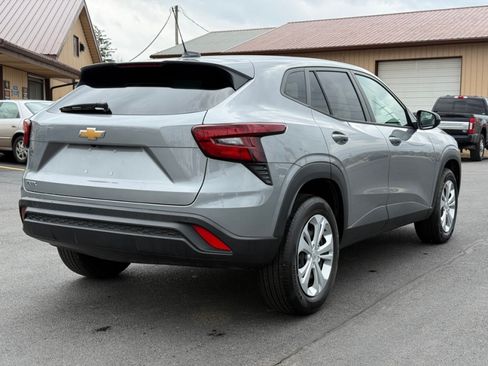 Used 2026 Chevrolet Trax LS w/ Driver Confidence Package FWD image 8